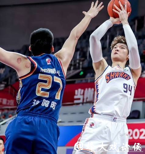 主教练摇头!CBA冠军6连败,2人20+难胜 主教练摇头!CBA冠军6连败,2人20+难胜